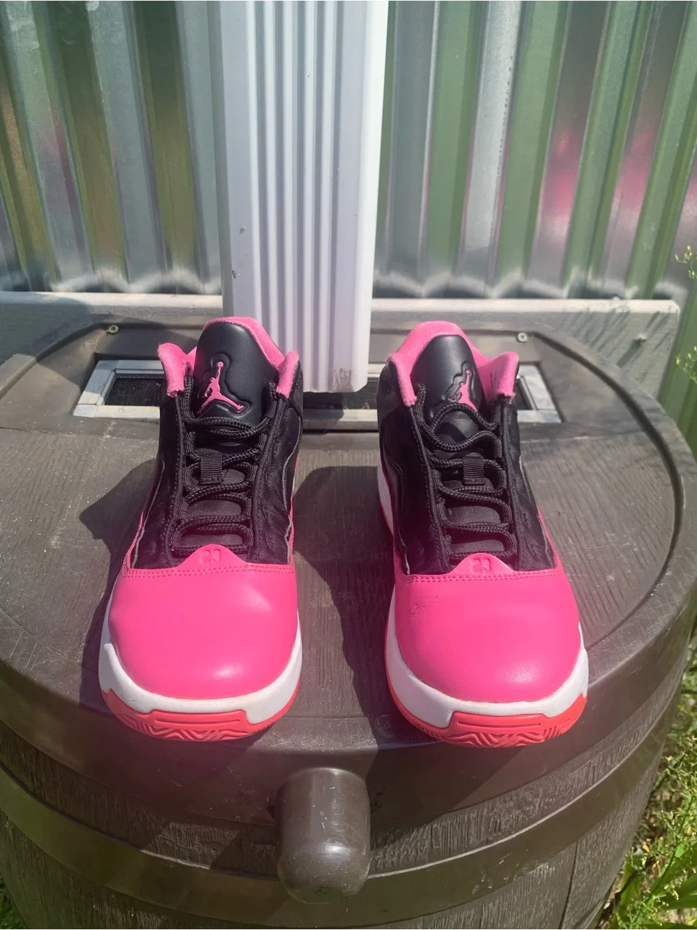 Nike Air Jordan Max Aura 2 ‘Black Pinksicle’ Nike CN8090-006 Size 5Y